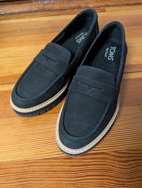 NWOT TOMS Women's Cara Lug Sole Loafer